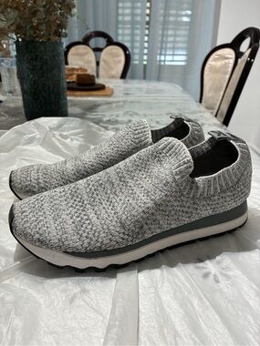 DKNY Men's Gray Knit Slip-On Sneakers